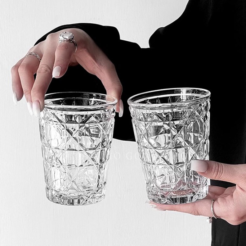 Wine In Beer Glass - Copa de vino occidental Vintage con